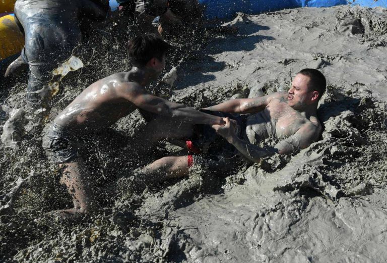 من الدورة السابقة لمهرجان الطين في كوريا الجنوبية