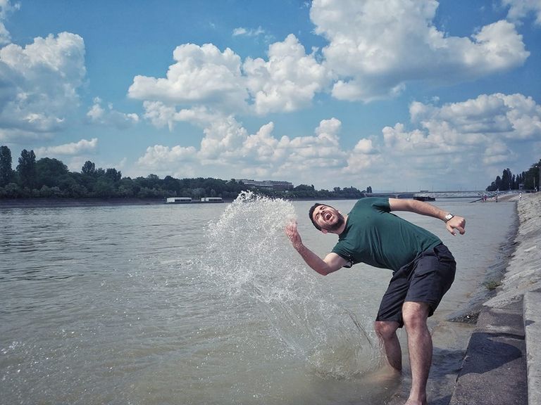 أنس حواري "رحال فلسطيني".. طموحه شهرة جواز سفر بلاده