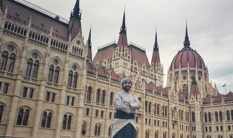 أنس حواري "رحال فلسطيني".. طموحه شهرة جواز سفر بلاده