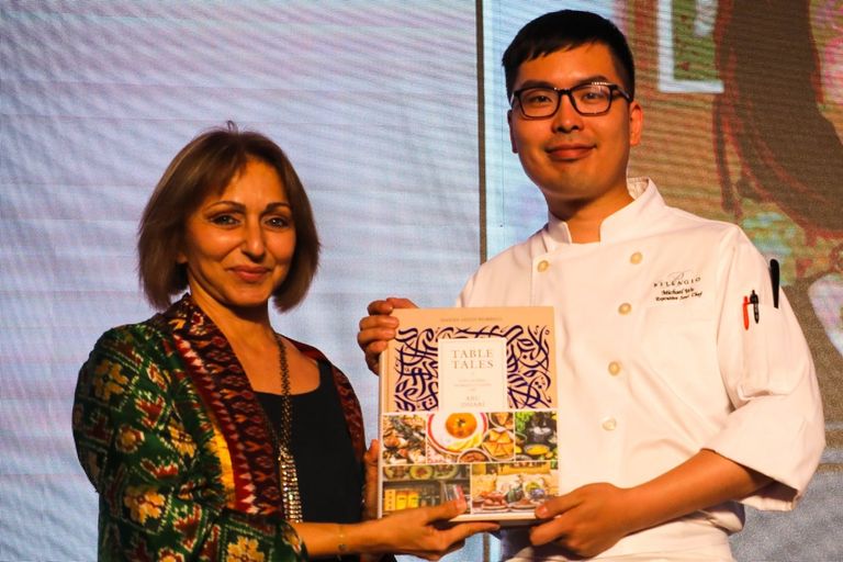 الاتحاد للطيران تحتفل بتشغيل طائرتها بوينج 787-10