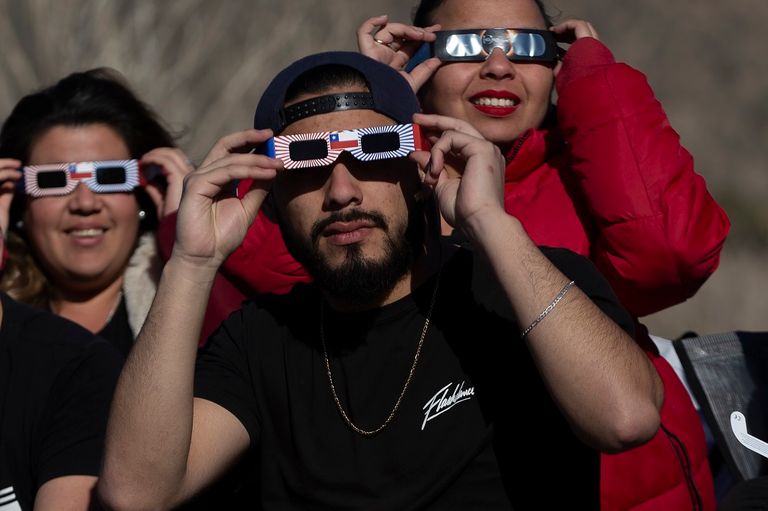 300 ألف شخص تابعوا الظاهرة الفلكية