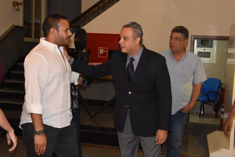 الفنان تامر عبدالمنعم أثناء كلمة له بحفل التأبين