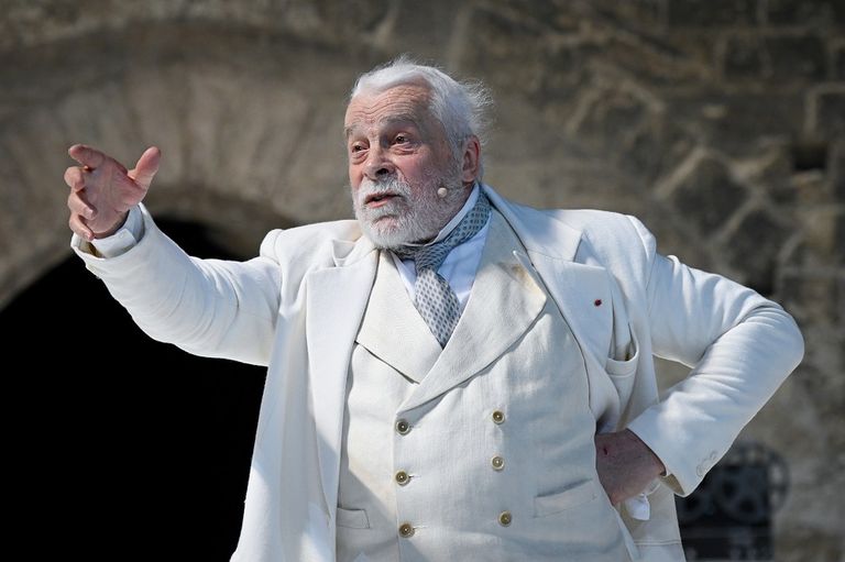 جانب من مسرحية "أرشيتكتور"