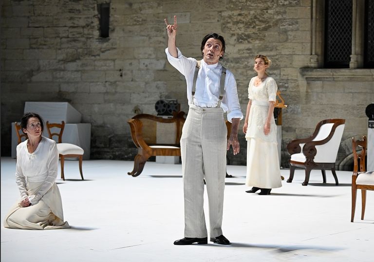 جانب من مسرحية "أرشيتكتور"