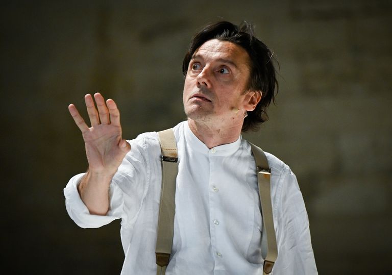 جانب من مسرحية "أرشيتكتور"