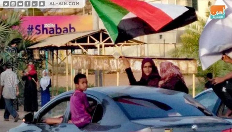 مظاهر الفرحة تعم الشارع السوداني بعد التوصل لاتفاق بين المجلس العسكري والمعارضة