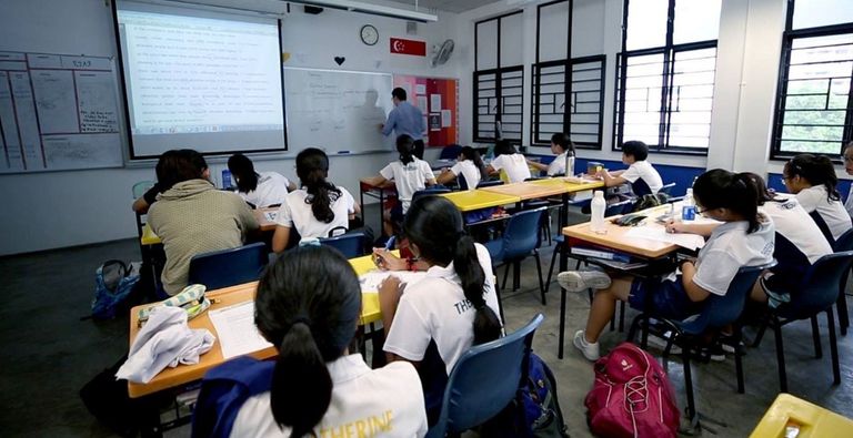 سنغافورة قلقة على تلاميذها من الضغط الدراسي