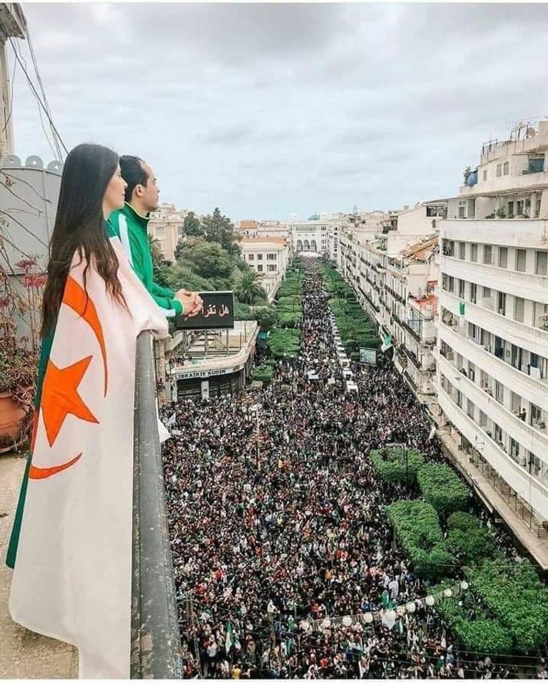 مظاهرات ضخمة في الجزائر مطالبة برحيل نظام بوتفليقة مظاهرات الجزائر - أرشيفية