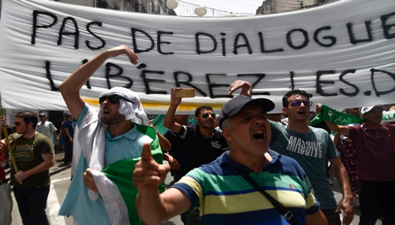 جزائريون يتظاهرون ضد نظام بوتفليقة في الجمعة العشرين