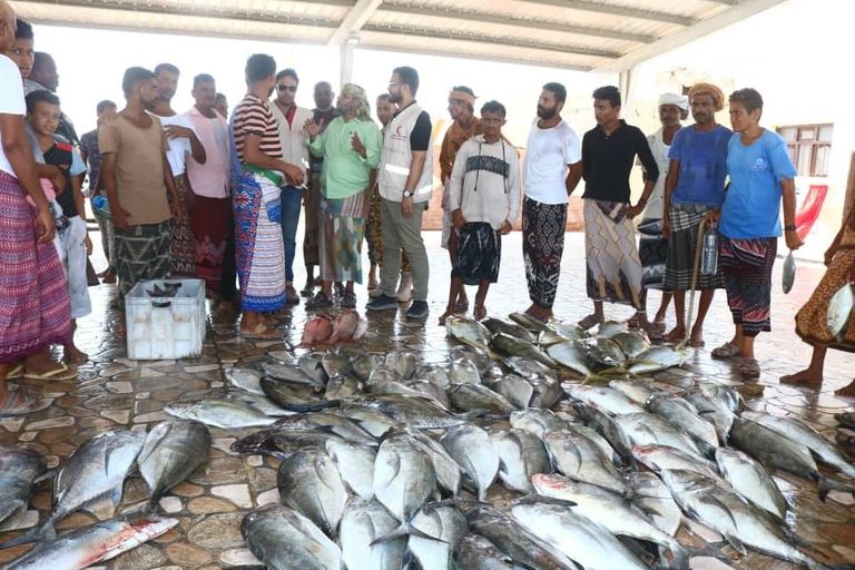 جانب من مراسم افتتاح مركز الإنزال السمكي