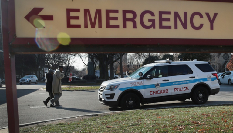 عائلتان أمريكيتان تقاضيان شرطة شيكاغو ومستشفى ميرسي