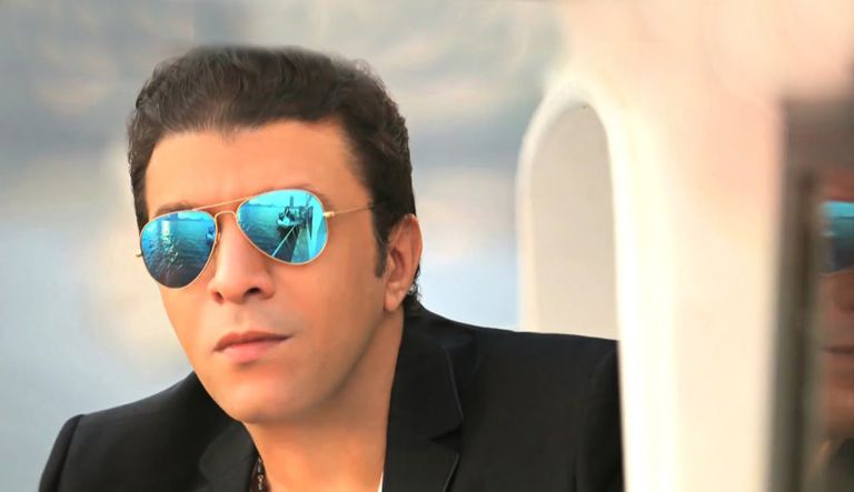 المطربان المصريان هاني شاكر ومصطفى كامل  - أرشيفية