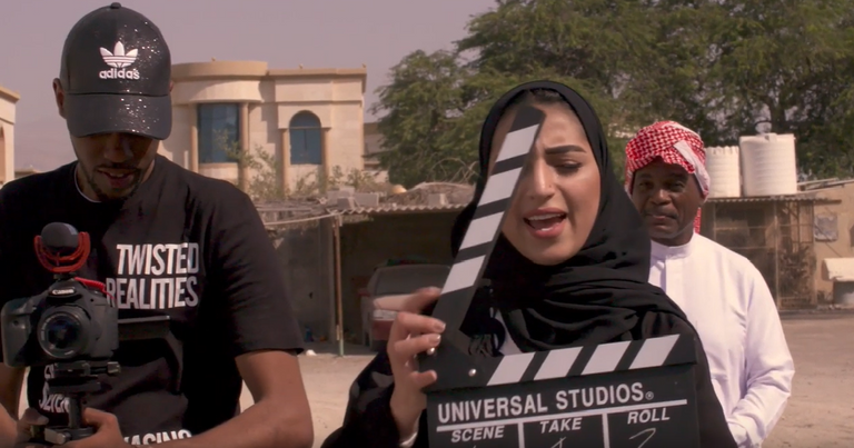 مشهد من "التجربة الفنية الإماراتية"