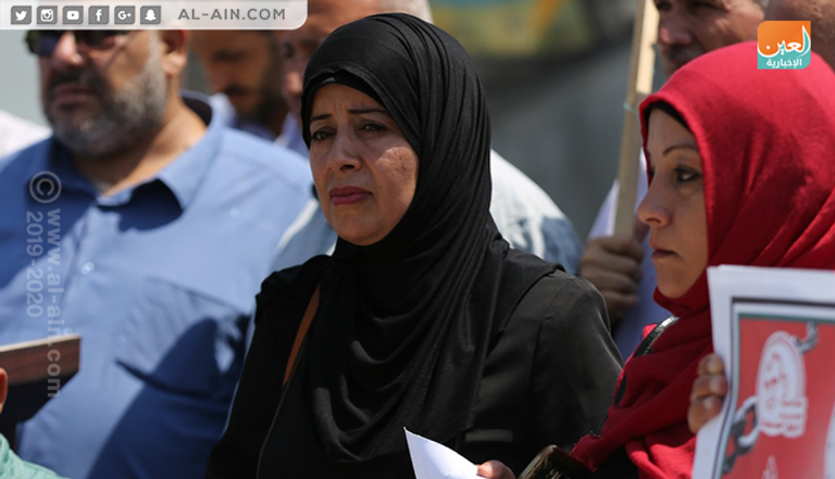 مظاهرة لعائلات أسرى غزة ضد سياسات التفتيش الإسرائيلية