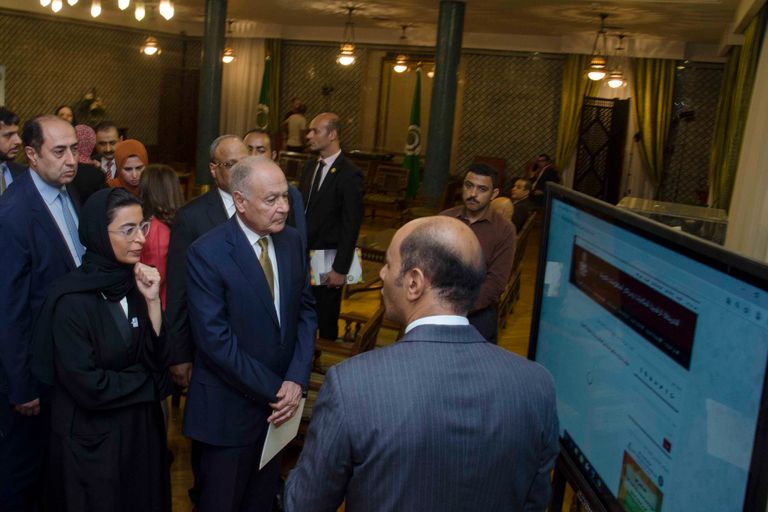 نورة بنت محمد الكعبي وزيرة الثقافة وتنمية المعرفة الإماراتية