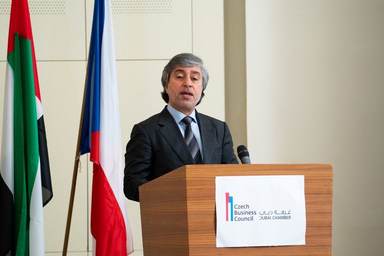 يان دييل، النائب الأول لوزير الصناعة والتجارة في جمهورية التشيك جانب من منتدى أعمال إماراتي تشيكي