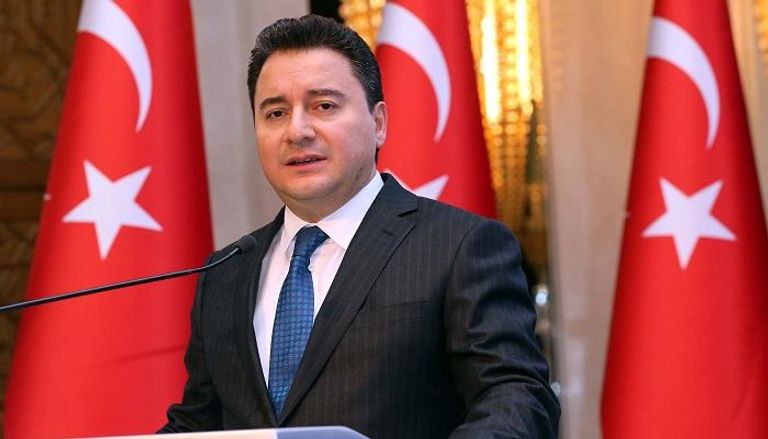  نائب رئيس وزراء تركيا السابق علي باباجان