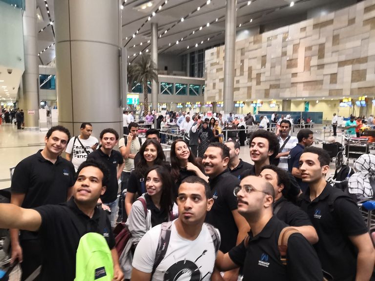 أشرف عبدالباقي وأعضاء فرقته