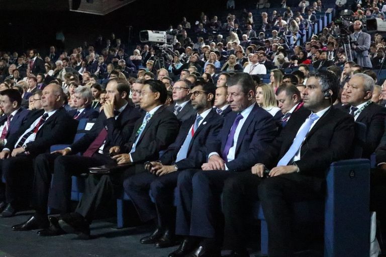 بمشاركة إماراتية.. انطلاق القمة العالمية للصناعة والتصنيع في روسيا بعد نجاحها في أبوظبي.. روسيا تستضيف القمة العالمية للصناعة