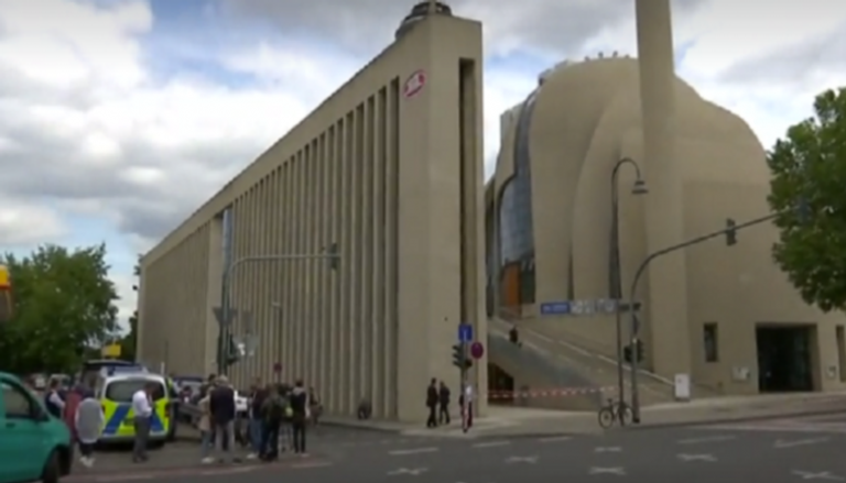 الشرطة تمشط المسجد المركزي بكولونيا الألمانية
