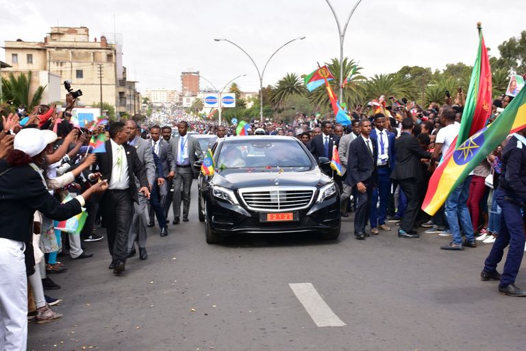 رئيس الوزراء الإثيوبي والرئيس الإريتري يوقعان اتفاق السلام