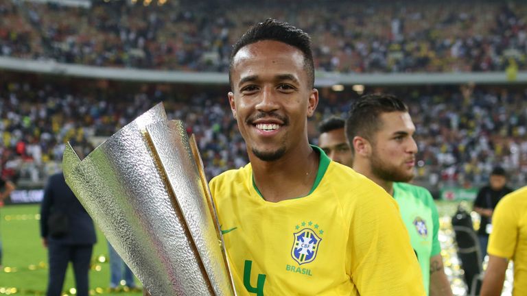 المدافع البرازيلي إيدر ميليتاو