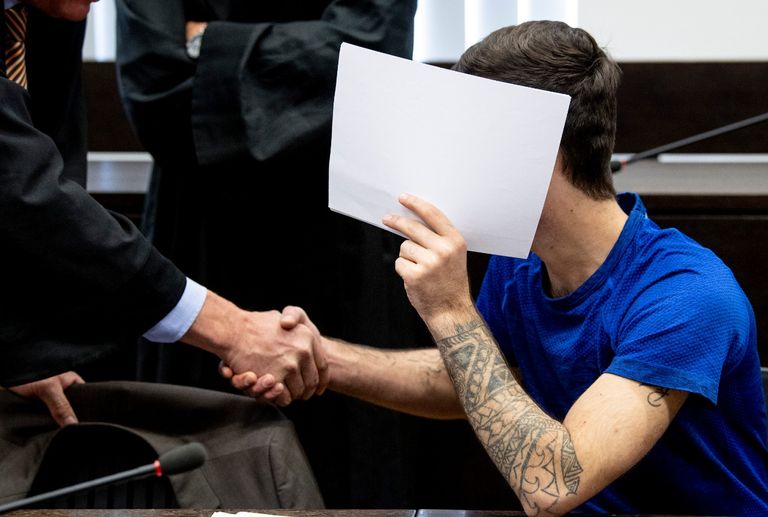 الشاب اغتصب وقتل المراهقة في إحدى الغابات