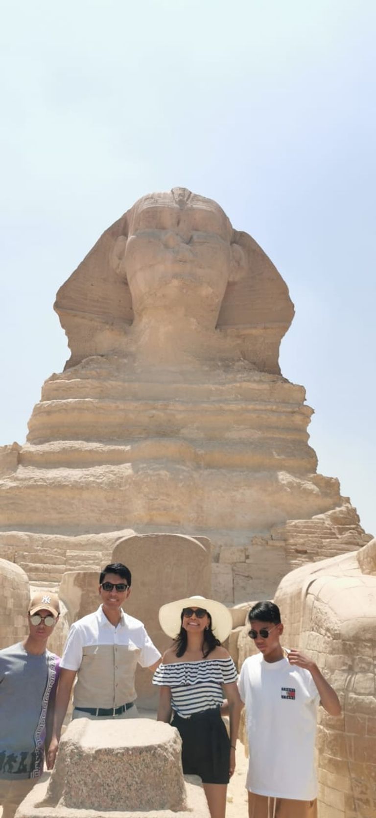 رئيس مدغشقر خلال زيارته الأهرامات