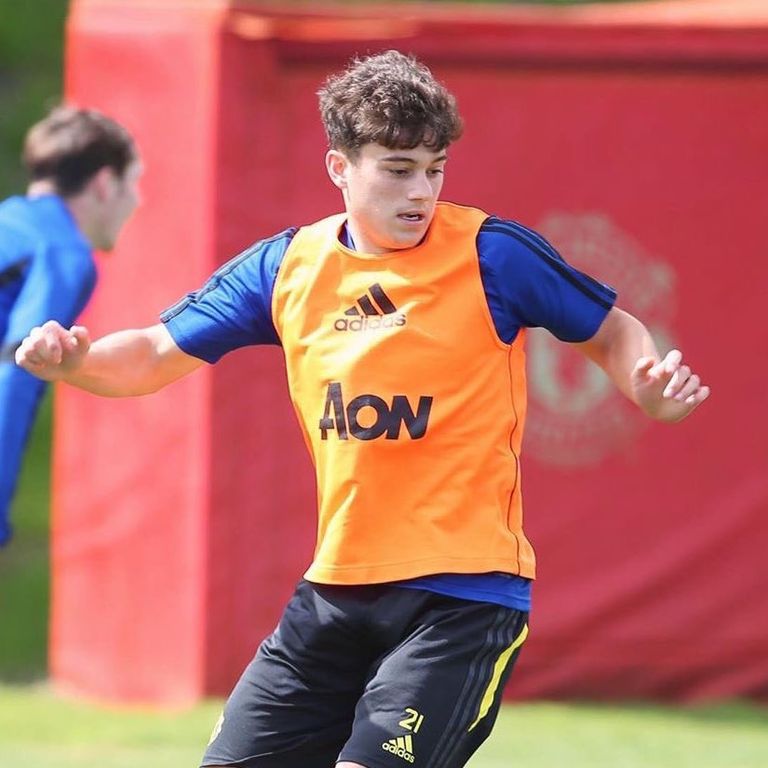 دانيال جيمس