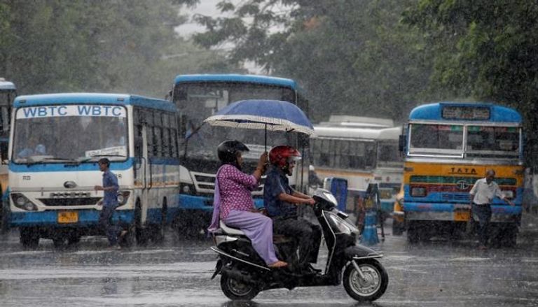 الأمطار الموسمية تغرق الولايات الهندية