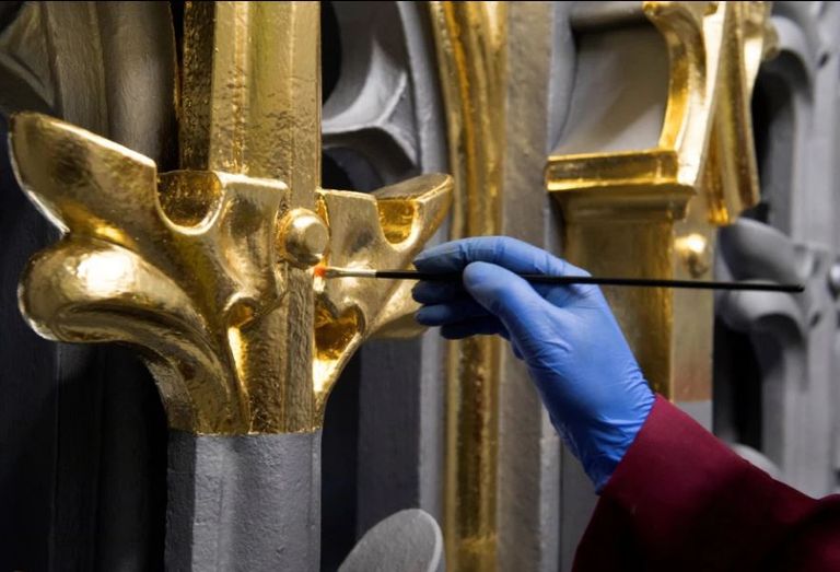 جرس "بيج بن" يزن 13.7 طن