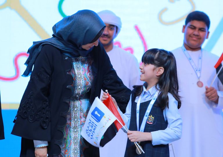 مزنة نجيب بطلة تحدي القراءة العربي في الإمارات