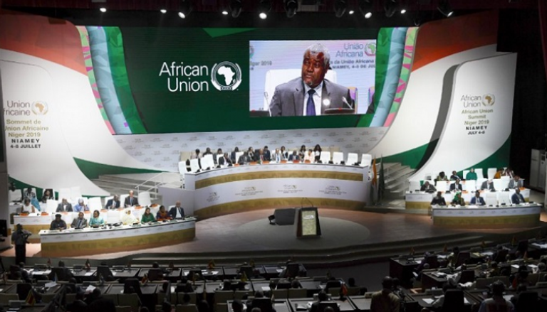 رئيس مفوضية الاتحاد الأفريقي موسى فكي خلال قمة نيامي
