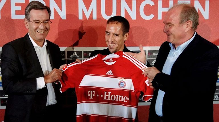 ديمبلي ومواطنوه ممن ارتدوا قمصان بايرن