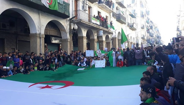 الرياضة تنسي الجزائريين هموم السياسة مع نهاية أسبوعهم