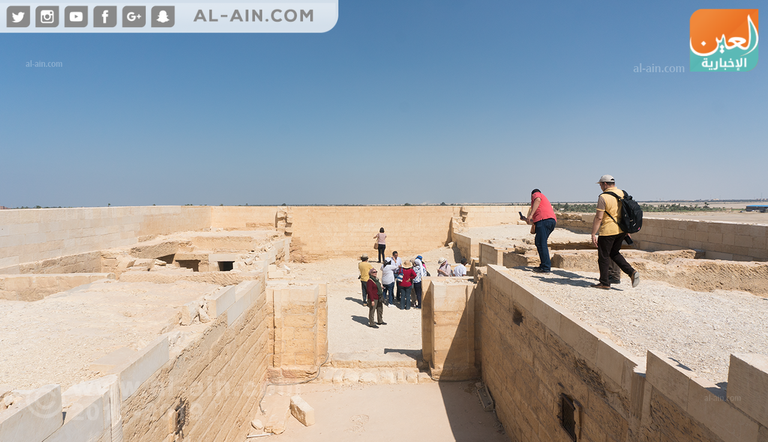 سائحون خلال زيارتهم لمعبد قارون في مدينة الفيوم المصرية جنوب غرب القاهرة قصر قارون بالفيوم جنوب غرب القاهرة