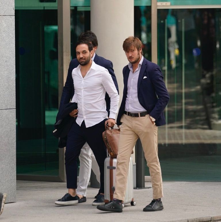 محامي أنطوان جريزمان في مقر رابطة الدوري الإسباني لكرة القدم أنطوان جريزمان