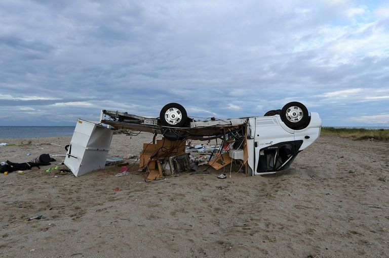 العاصفة سببت دماراً واسع النطاق (رويترز)