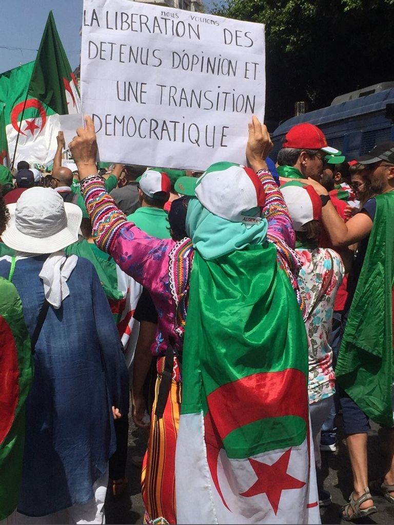 مظاهرات حاشدة بالجزائر للمطالبة بالتغيير - العين الإخبارية