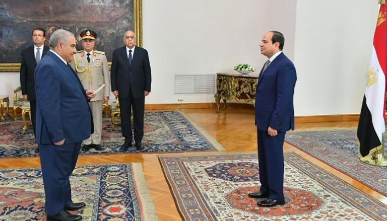رئيس المحكمة الدستورية المصرية الجديد خلال أداء اليمين