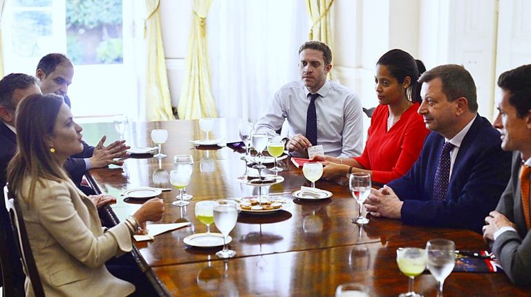 مصر وبريطانيا تبحثان تعزيز العلاقات التجارية