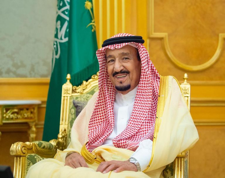 العاهل السعودي وملك ماليزيا خلال اللقاء