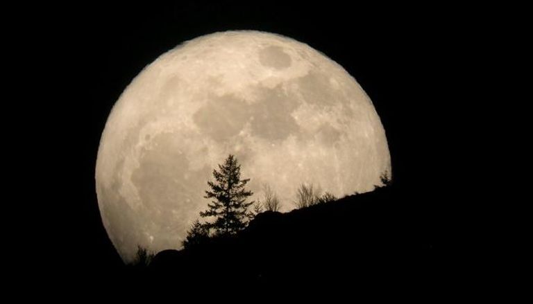 القمر جسم فلكي ألهب مخيلة الإنسان على مدى قرون