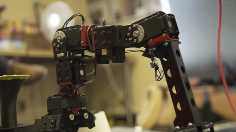 سطح القمر - أرشيفية