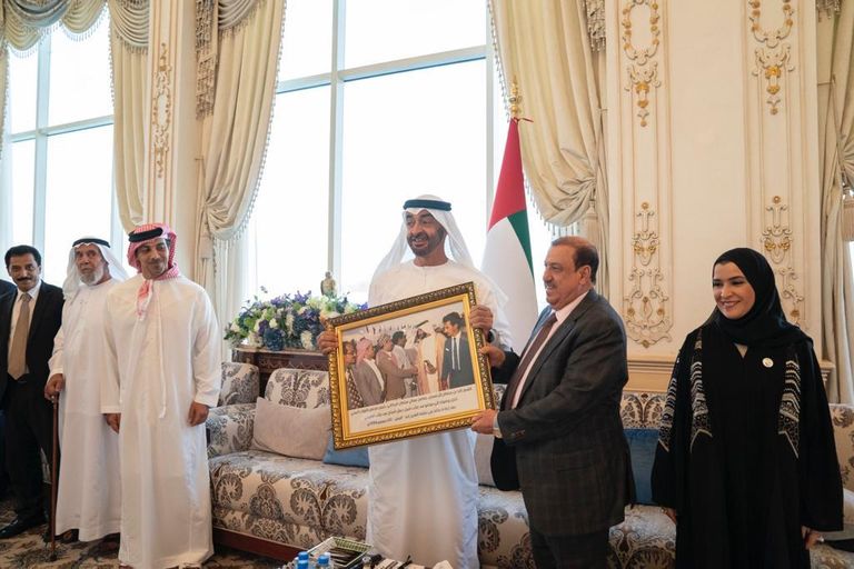 الشيخ محمد بن زايد آل نهيان خلال استقبال رئيس مجلس النواب اليمني