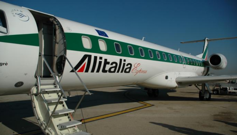 طائرة للخطوط الجوية الإيطالية
