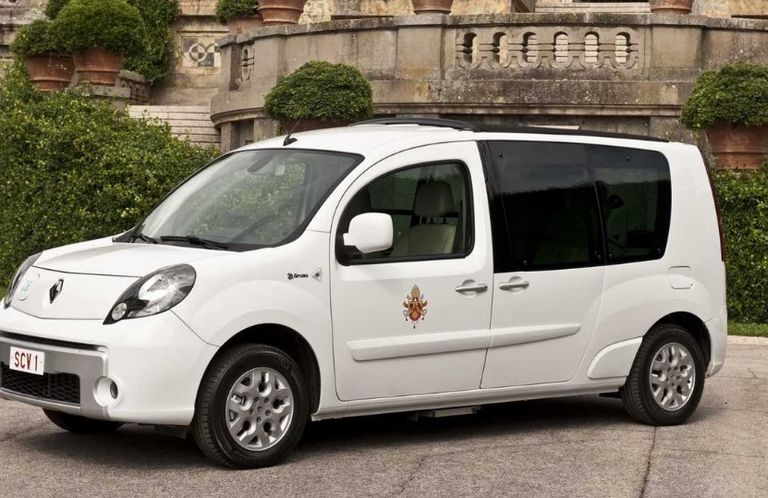 سيارة البابا يوحنا بولس الثاني عام 1984