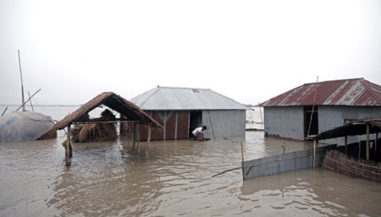 120 منزلاً و70 متجراً تضرروا من الفيضانات - أرشيفية