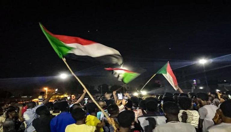 السودانيون يحتفلون بتوقيع الاتفاق