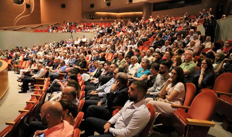 الفرقة قدمت استعراضاتها أمام ٥٠٠ مدعو